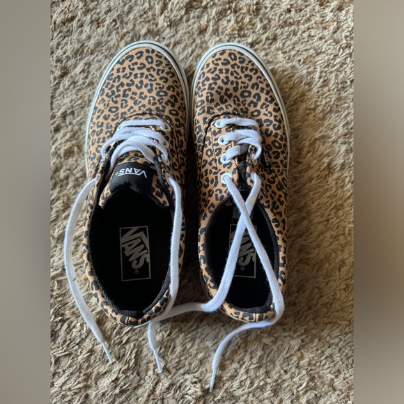 Vans Leopard Print - size 7 - Picture 2 of 4